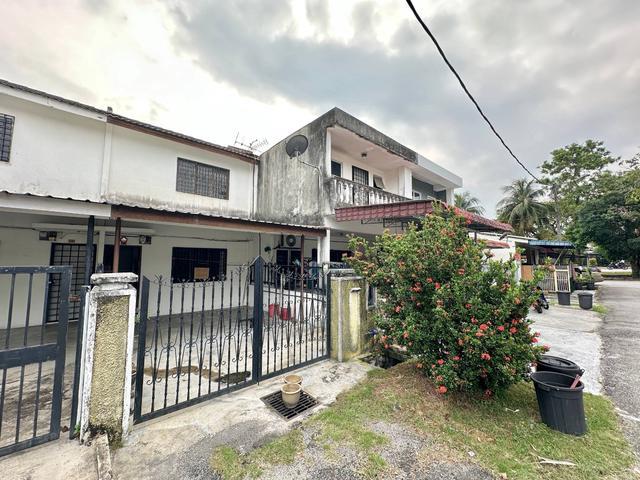 Terraced House for sale in Langat, Selangor