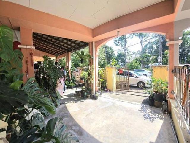 Terraced House for sale in Malaka