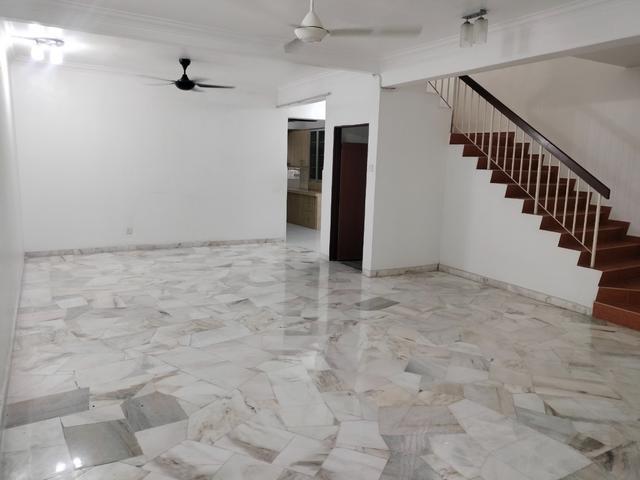 Terraced House for sale in Pantai