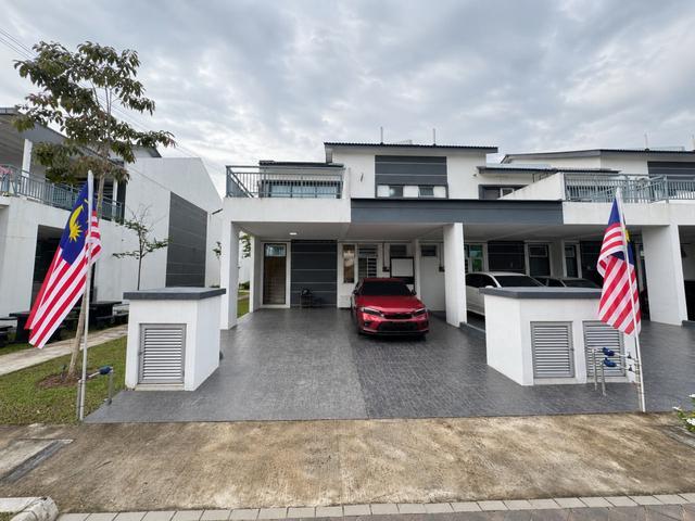Townhouse for rent in Tanjong Sepat, Selangor