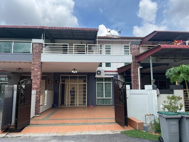 Terraced House for sale in Malaka