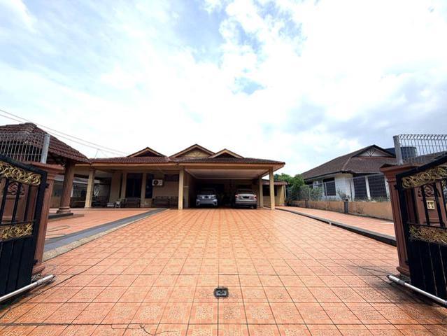 Bungalow for sale in Kajang, Langat