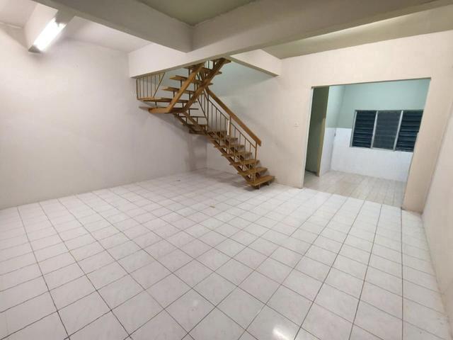Terraced House for sale in Seri Kembangan, Majlis Bandaraya Subang Jaya