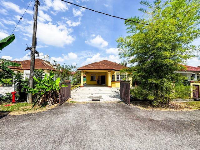 Bungalow for sale in Banting, Selangor