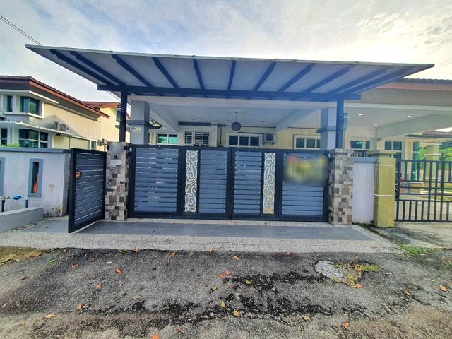 Residential House for sale in Malaka