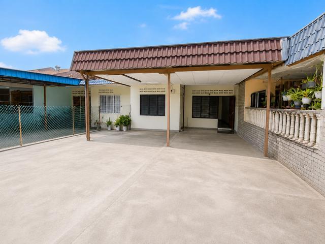 Terraced House for sale in Kuala Selangor, Selangor