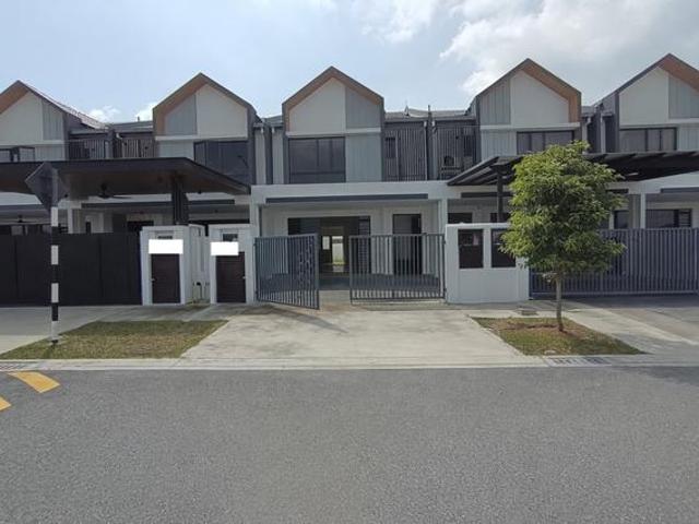 Terraced House for sale in Tanjong Sepat, Selangor