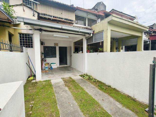 Townhouse for sale in Langat, Selangor