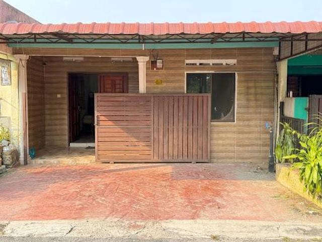 Terraced House for sale in Malaka