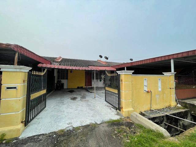 Terraced House for sale in Paroi, Seremban