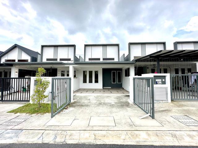 Terraced House for sale in Tanjong Sepat, Selangor