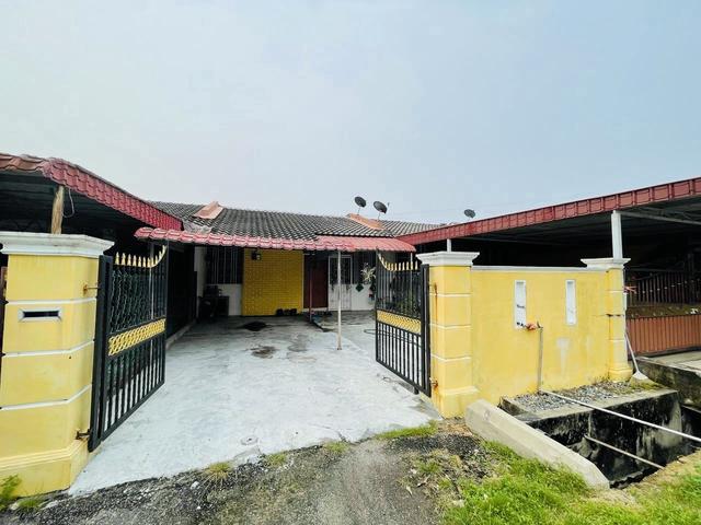 Terraced House for sale in Paroi, Seremban