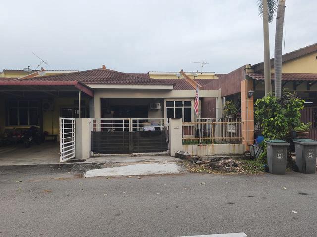 Terraced House for sale in Gedong