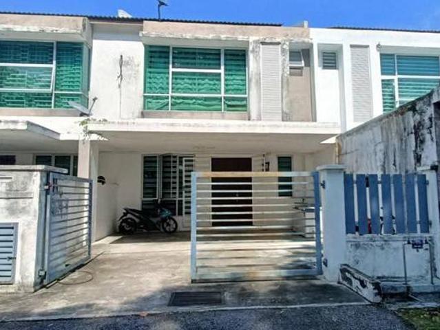 Terraced House for sale in Malaka