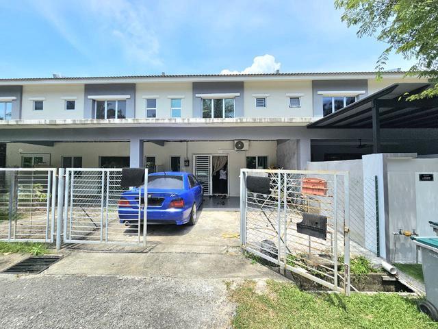 Terraced House for sale in Malaka
