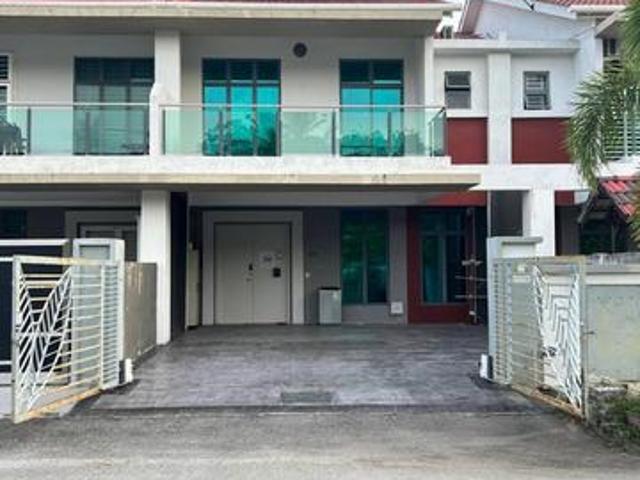 Terraced House for sale in Malaka