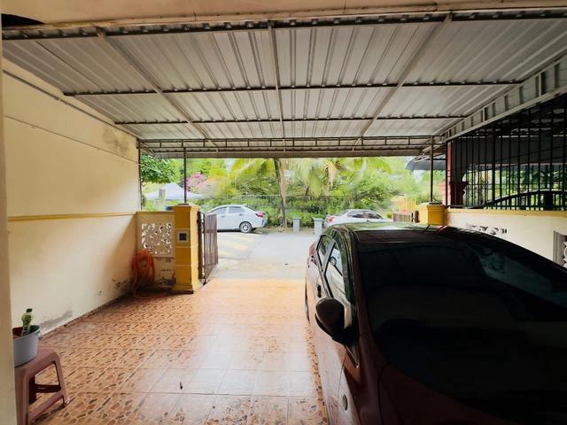 Terraced House for sale in Malaka