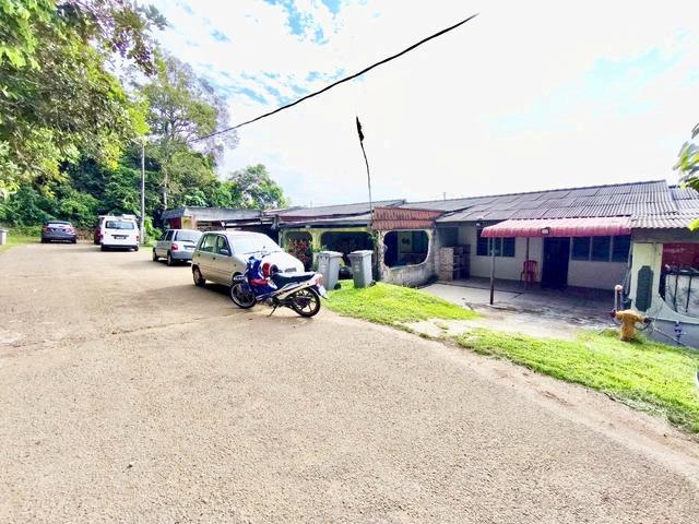 Terraced House for sale in Malaka