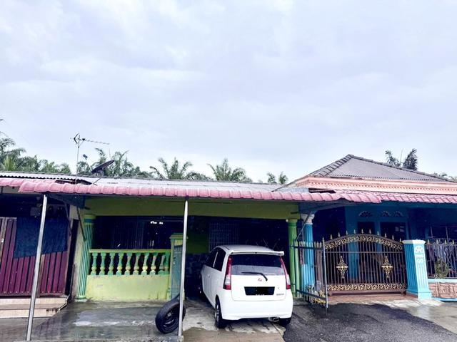 Terraced House for sale in Malaka