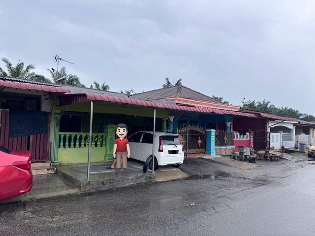 Terraced House for sale in Malaka