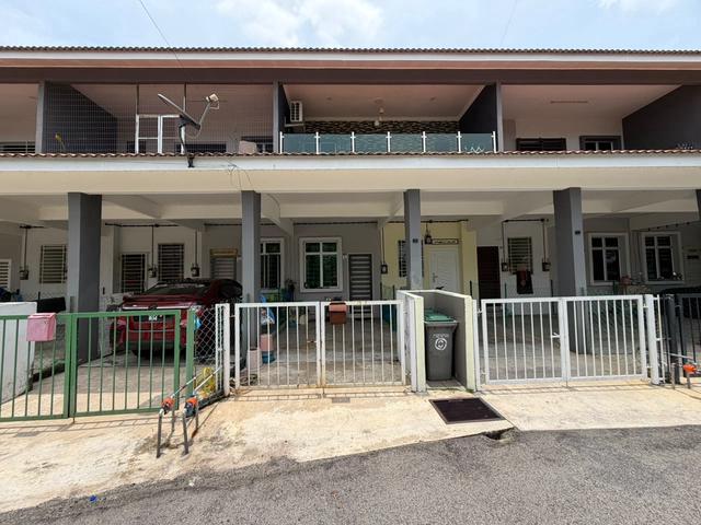Townhouse for sale in Gedong, Bahagian Samarahan