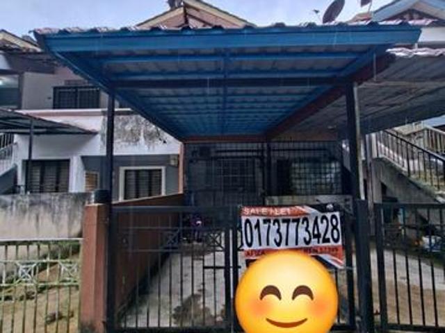 Townhouse for sale in Langat, Selangor