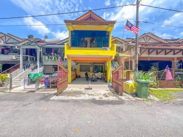 Townhouse for sale in Langat, Selangor