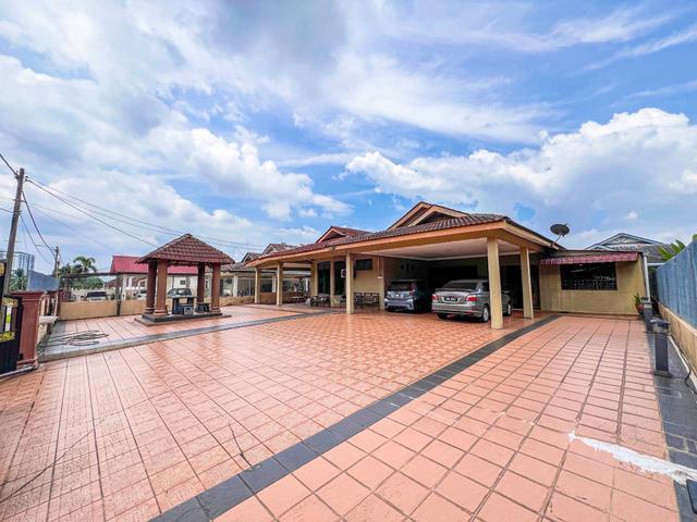 Bungalow for sale in Kajang, Langat
