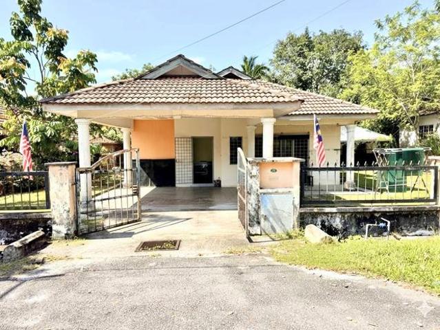 Bungalow for sale in Kajang, Langat
