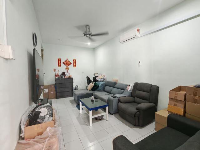 Terraced House for sale in Malaka