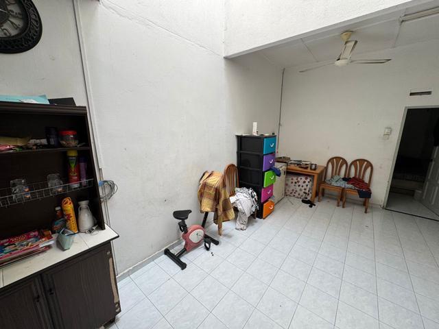 Terraced House for sale in Malaka