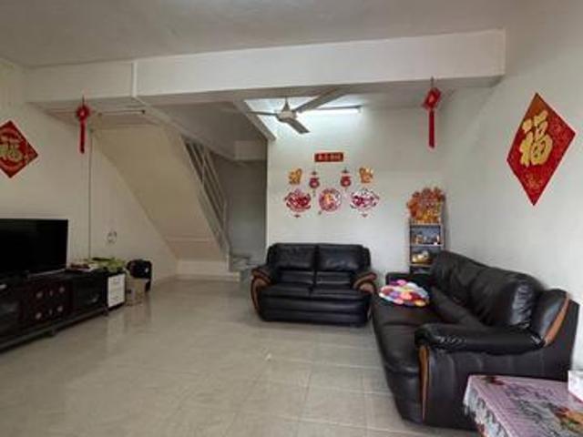 Terraced House for sale in Malaka