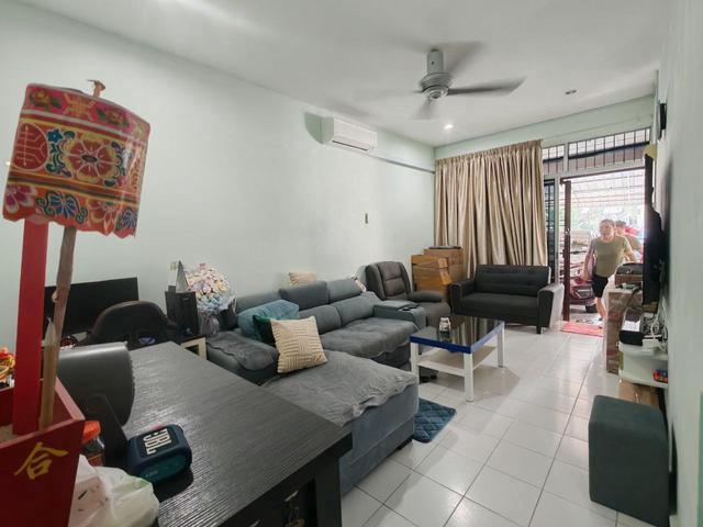 Terraced House for sale in Malaka