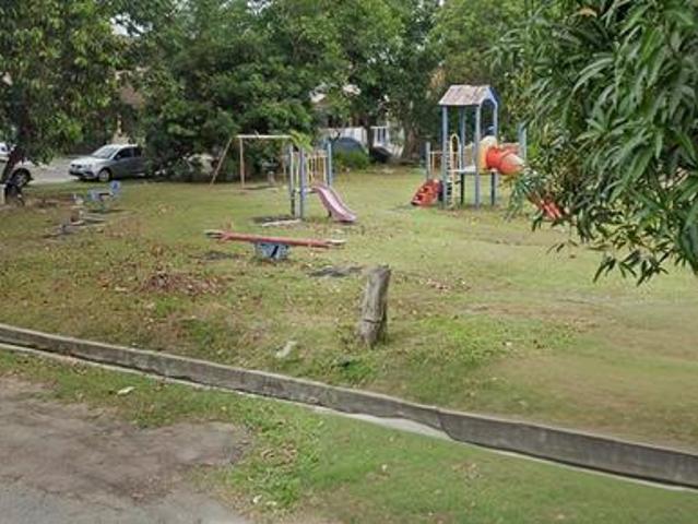 Terraced House for sale in Malaka