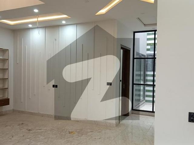 House for sale in Faisalabad, Islamabad Capital Territory