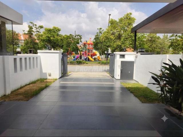 Terraced House for sale in Alam Impian, Selangor