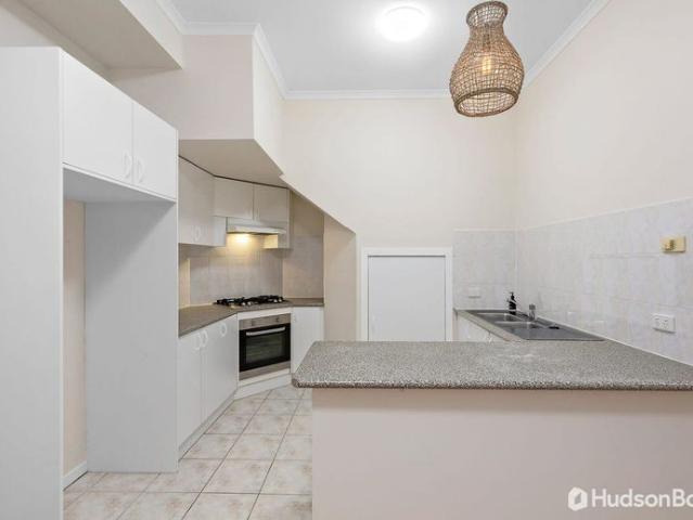 Townhouse for rent in Mont Albert North, Melbourne
