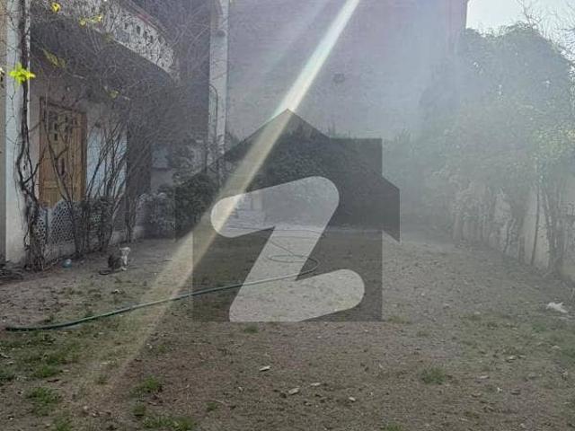 Commercial for rent in Faisalabad, Islamabad Capital Territory