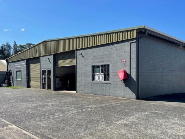 Warehouse for rent in Erina, New South Wales