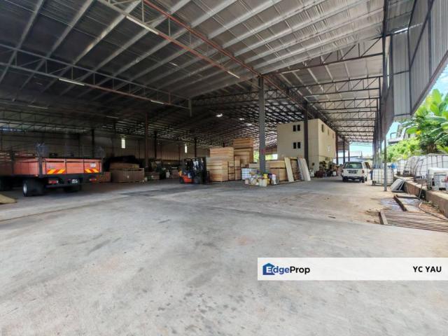 Warehouse for sale in Malaka