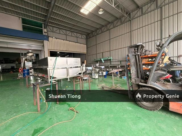 Warehouse for rent in Taman Mount Austin, Tebrau