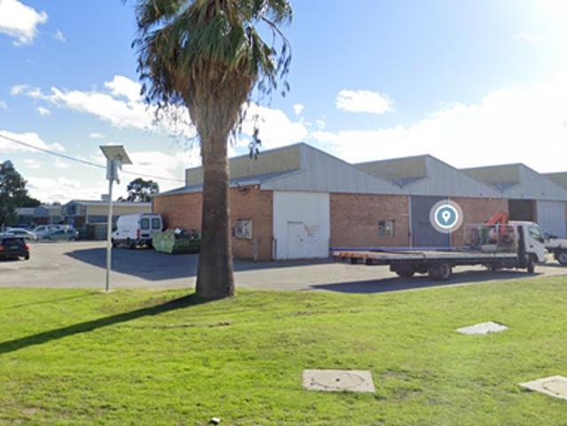 Warehouse for rent in Maddington, Western Australia