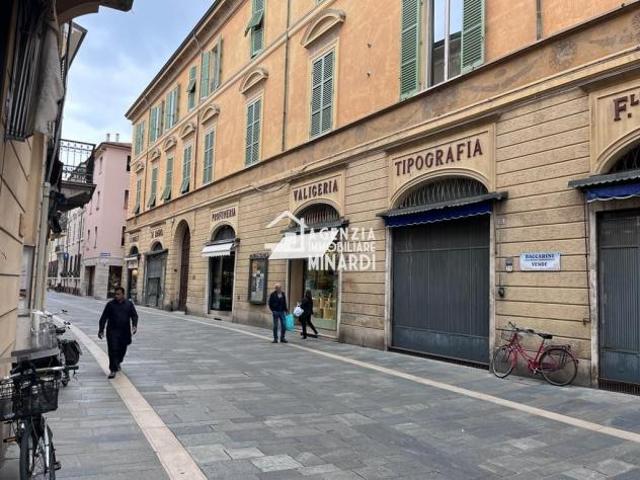 Locale Commerciale in affitto a Unione della Romagna Faentina, Faenza