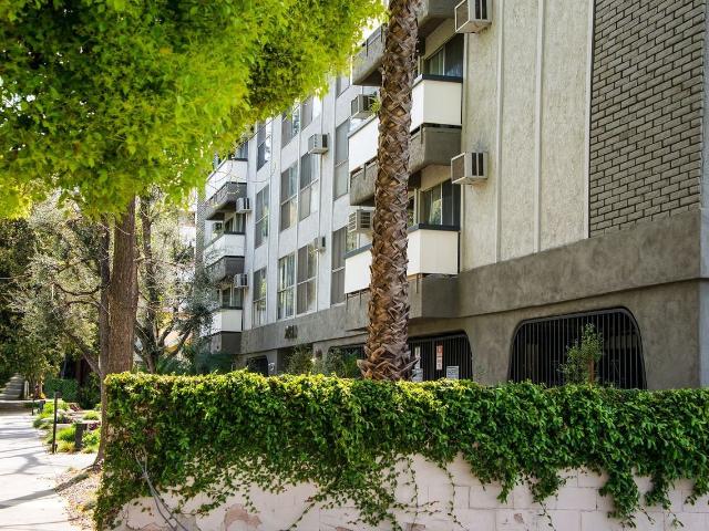 Apartment for rent in Canoga Park, California