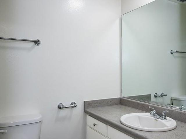 Apartment for rent in Canoga Park, California