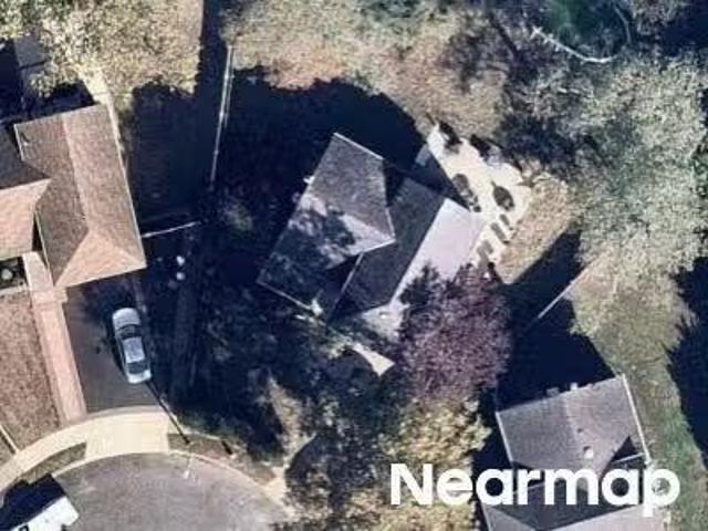 House for sale in Hicksville