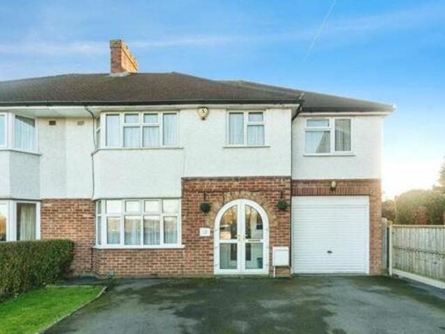 House for sale in Chessington