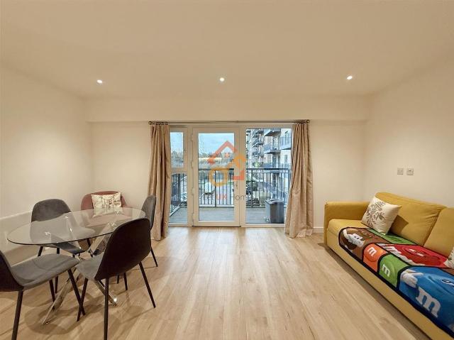 House for rent in Colindale, Greater London