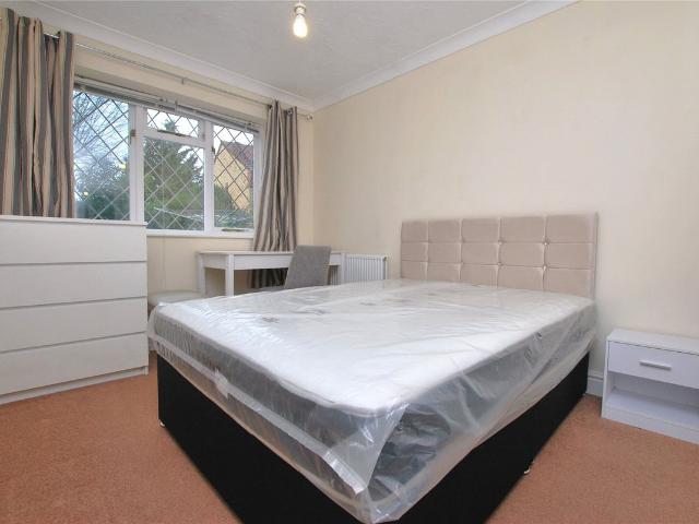 Room for rent in Stoughton, Guildford