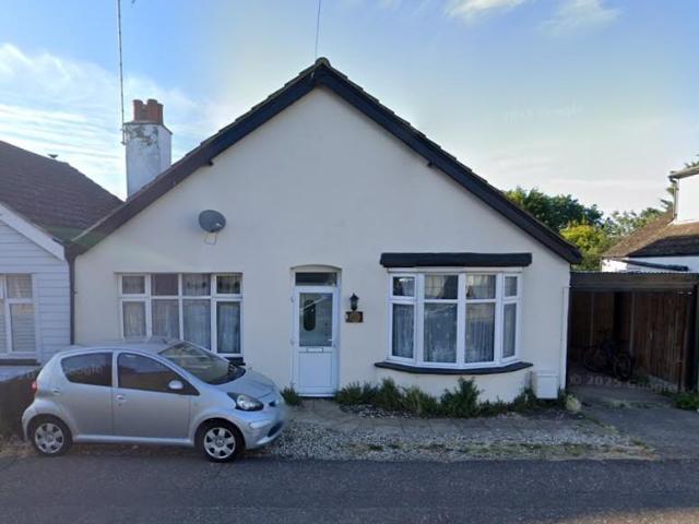 House for rent in Alton Barnes, Essex
